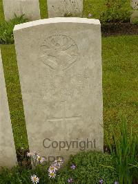 Etaples Military Cemetery - Shave, George R.